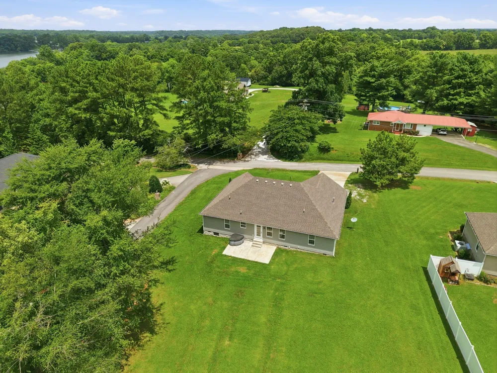 95 Luttrell Dr Winchester, TN 37398