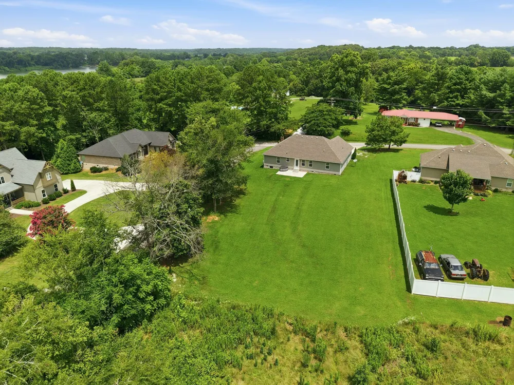 95 Luttrell Dr Winchester, TN 37398