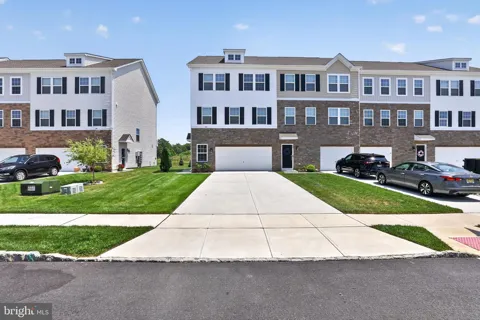 491 N PALACE DRIVE