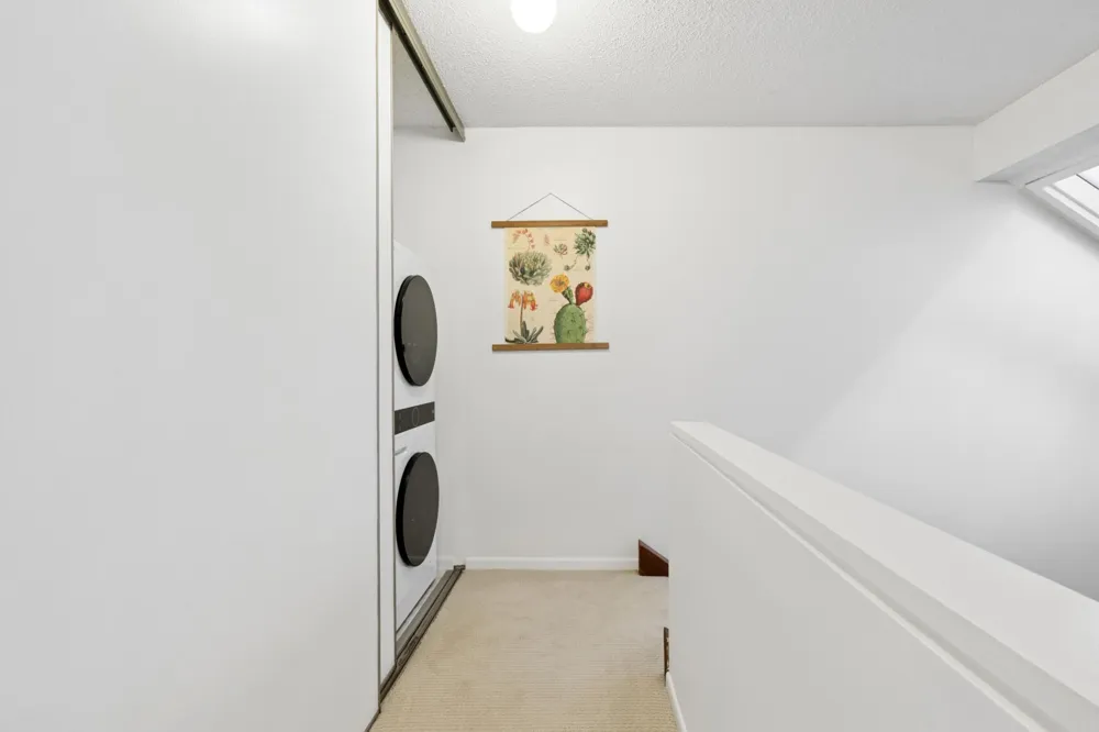 1372 Carling Drive #306 Saint Paul, MN 55108