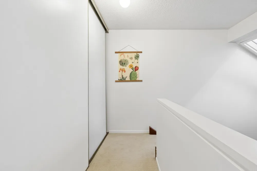 1372 Carling Drive #306 Saint Paul, MN 55108