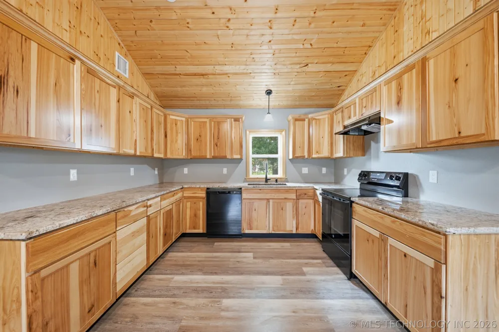 122 W Jay Stroud, OK 74079