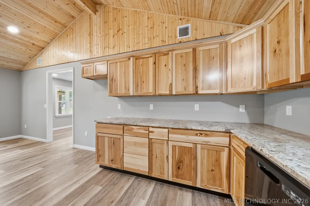 122 W Jay Stroud, OK 74079