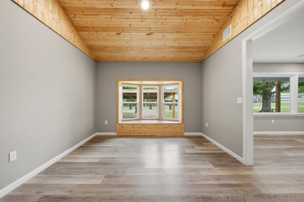 122 W Jay Stroud, OK 74079