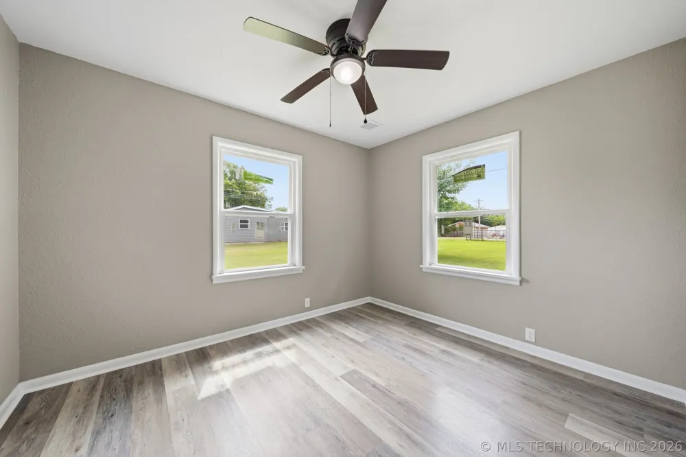 122 W Jay Stroud, OK 74079