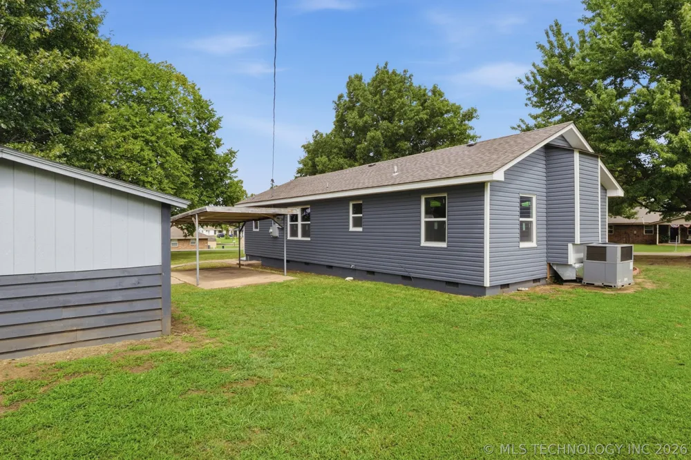 122 W Jay Stroud, OK 74079