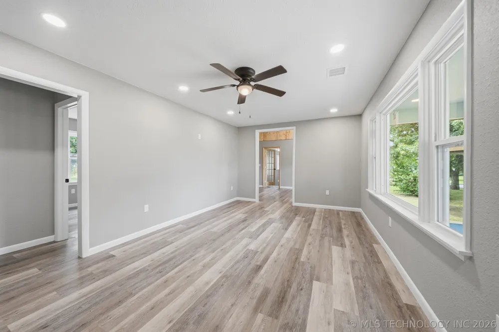 122 W Jay Stroud, OK 74079