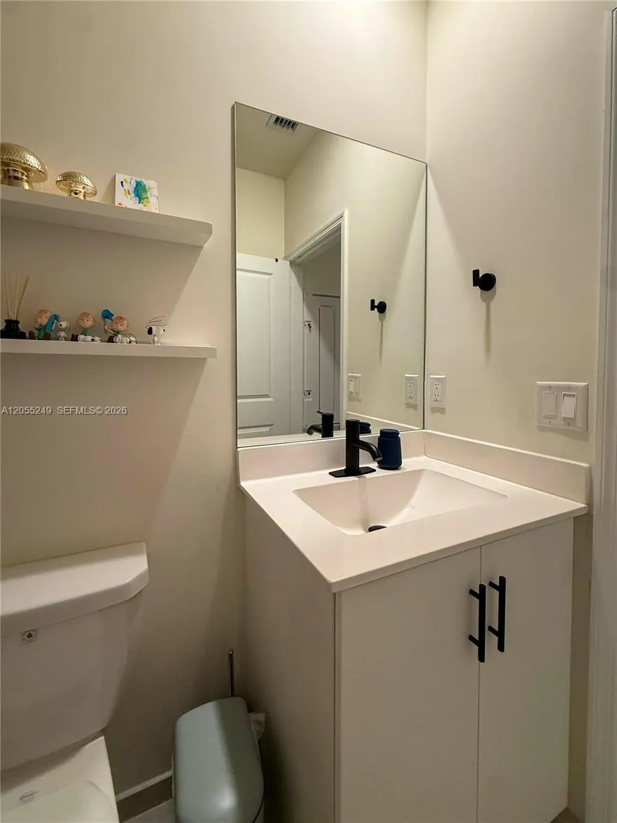 11432 W 32nd Ln Hialeah, FL 33018
