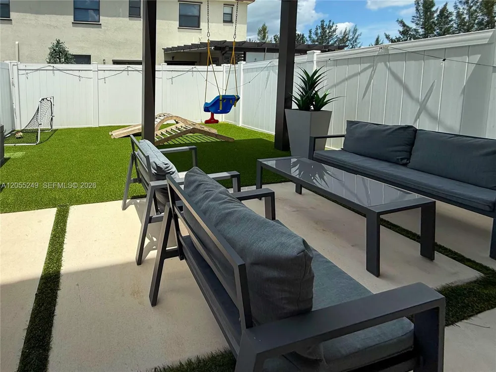11432 W 32nd Ln Hialeah, FL 33018