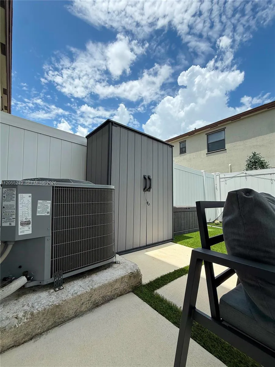 11432 W 32nd Ln Hialeah, FL 33018