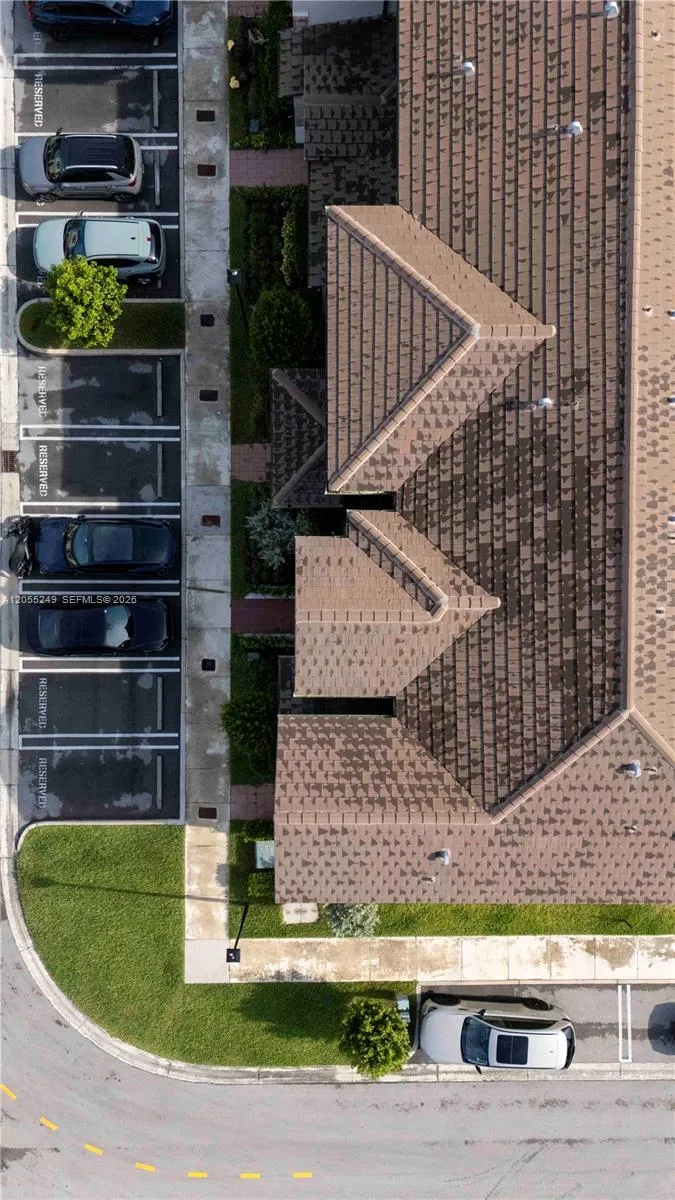 11432 W 32nd Ln Hialeah, FL 33018