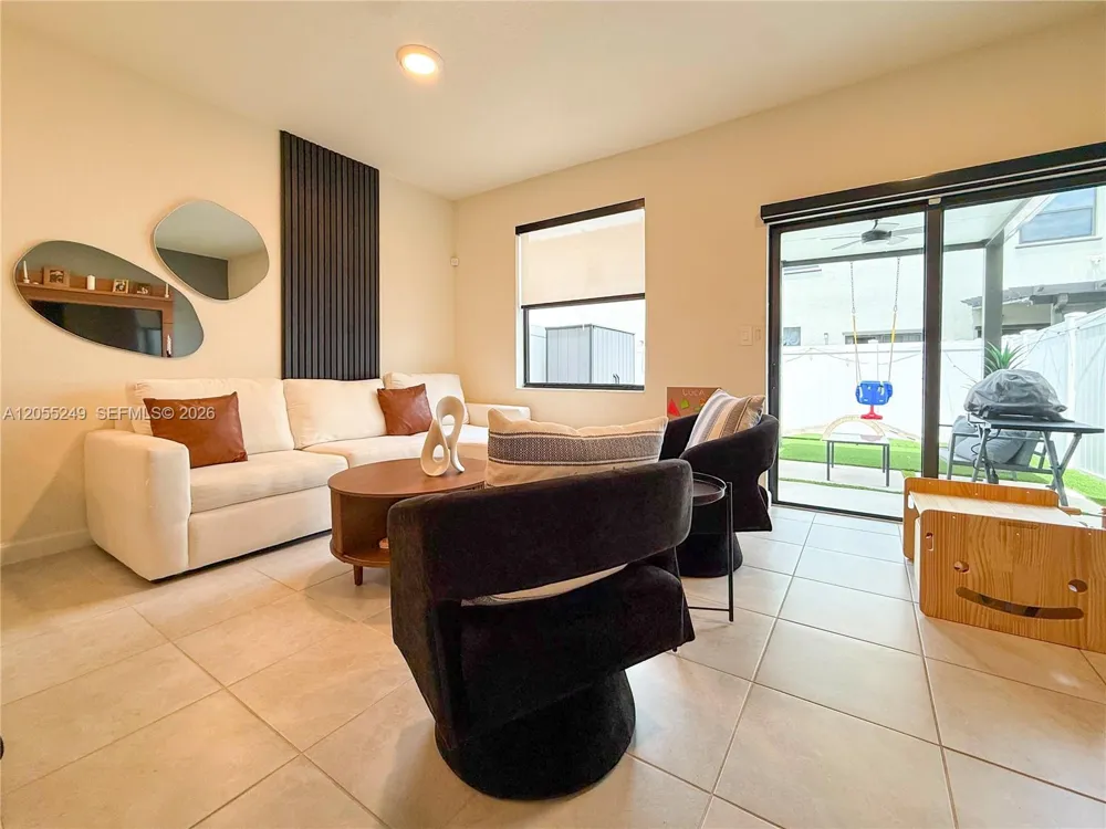 11432 W 32nd Ln Hialeah, FL 33018