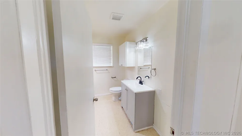 817 E 15th Ada, OK 74820