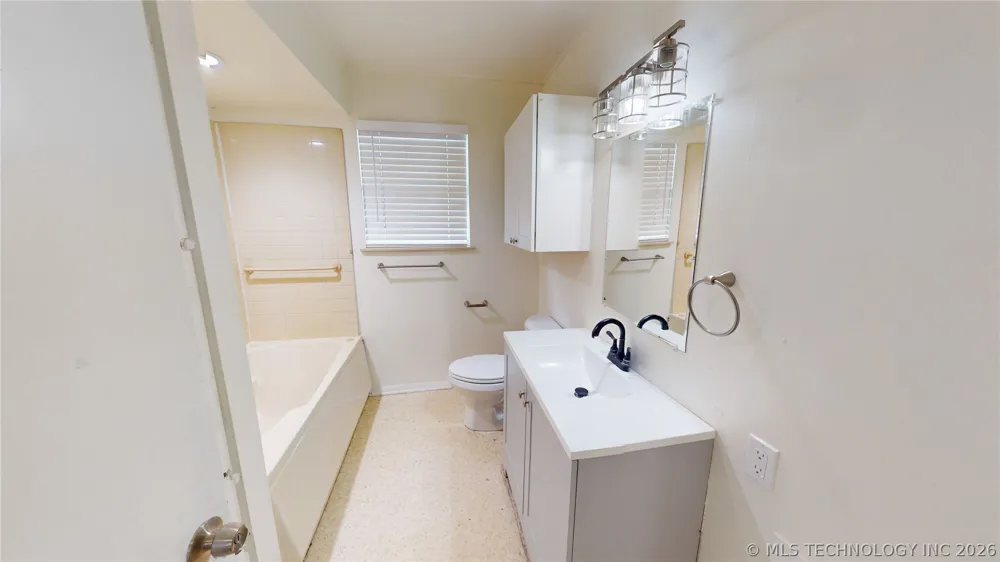 817 E 15th Ada, OK 74820