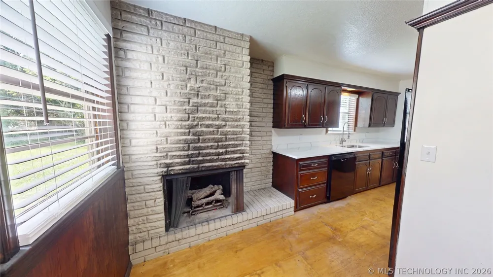 817 E 15th Ada, OK 74820