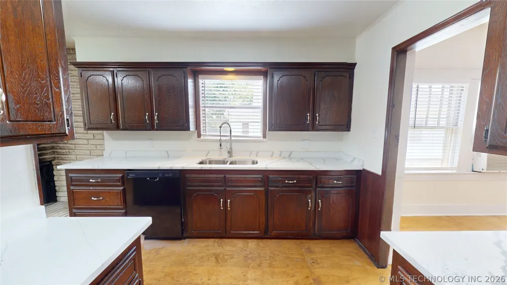 817 E 15th Ada, OK 74820