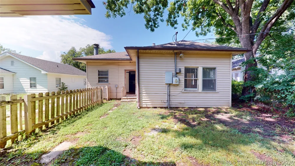 817 E 15th Ada, OK 74820