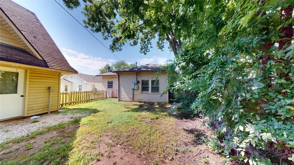 817 E 15th Ada, OK 74820