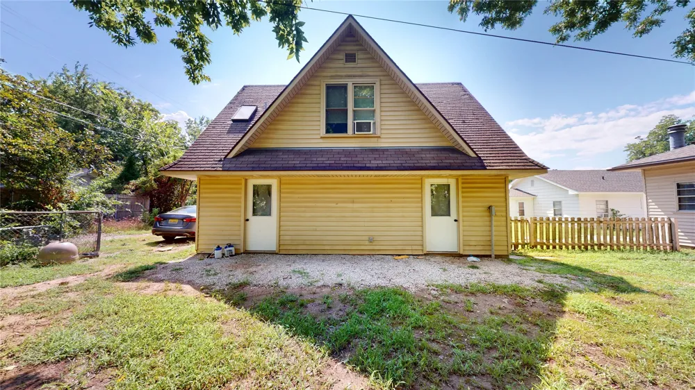817 E 15th Ada, OK 74820