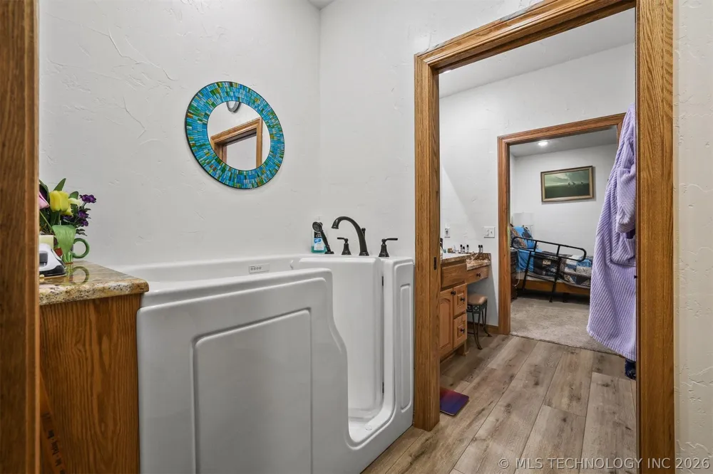 95 Bear Trail Mead, OK 73449