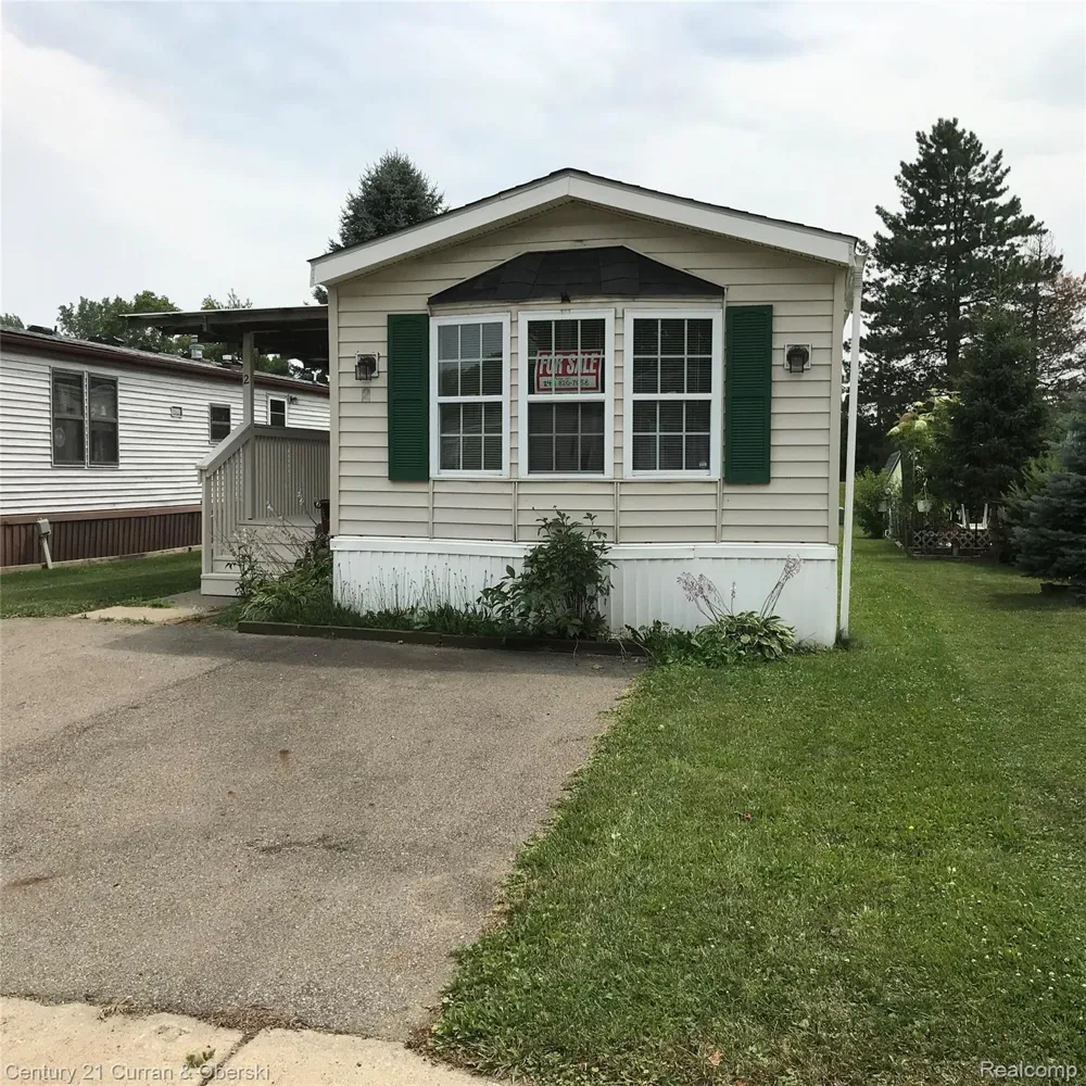 6564 E Michigan Avenue #2 Saline City, MI 48176