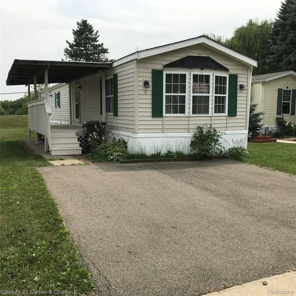 6564 E Michigan Avenue #2 Saline City, MI 48176
