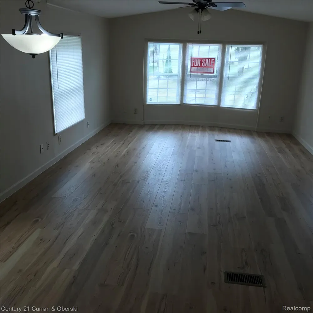 6564 E Michigan Avenue #2 Saline City, MI 48176