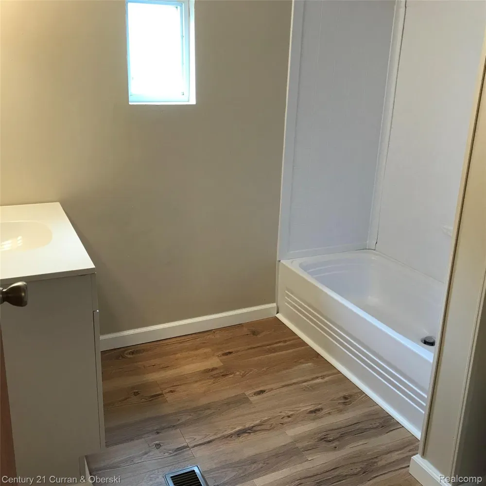 6564 E Michigan Avenue #2 Saline City, MI 48176
