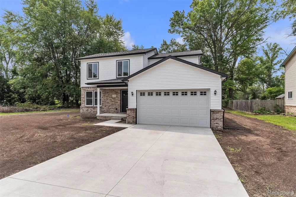 27380 Leroy Street Taylor City, MI 48180
