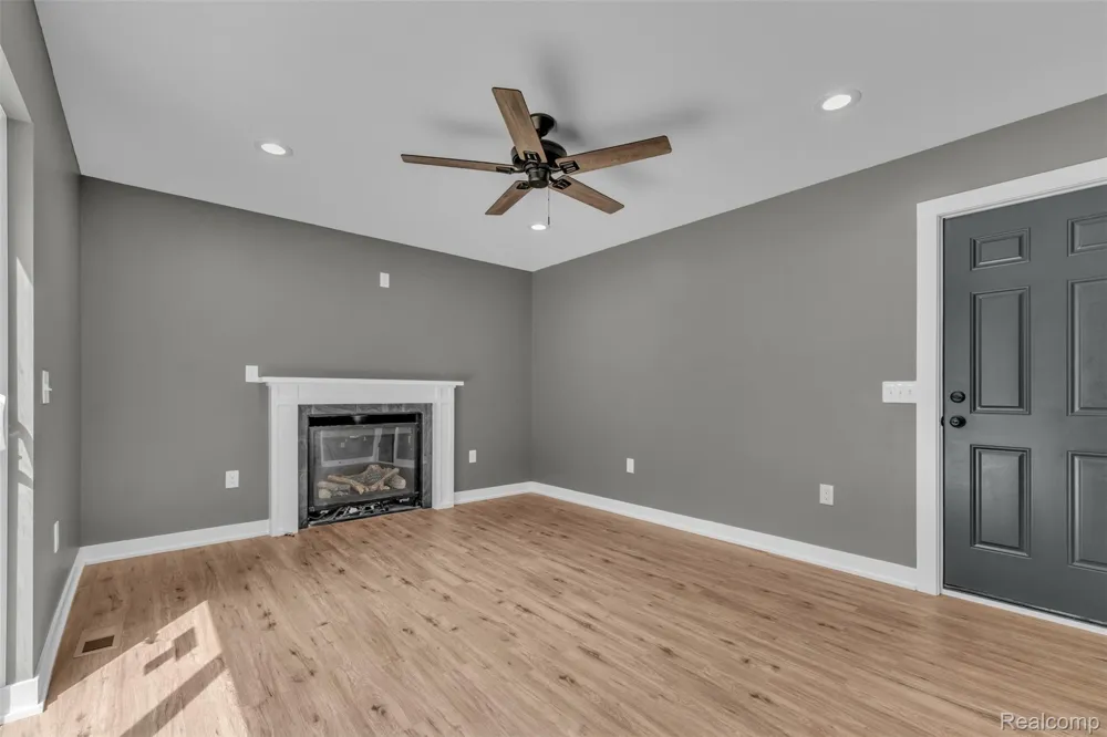 27380 Leroy Street Taylor City, MI 48180