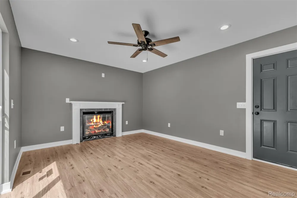 27380 Leroy Street Taylor City, MI 48180