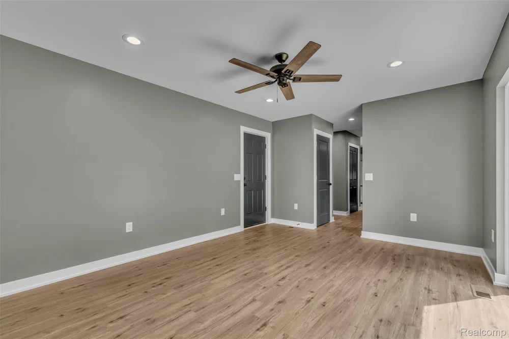 27380 Leroy Street Taylor City, MI 48180