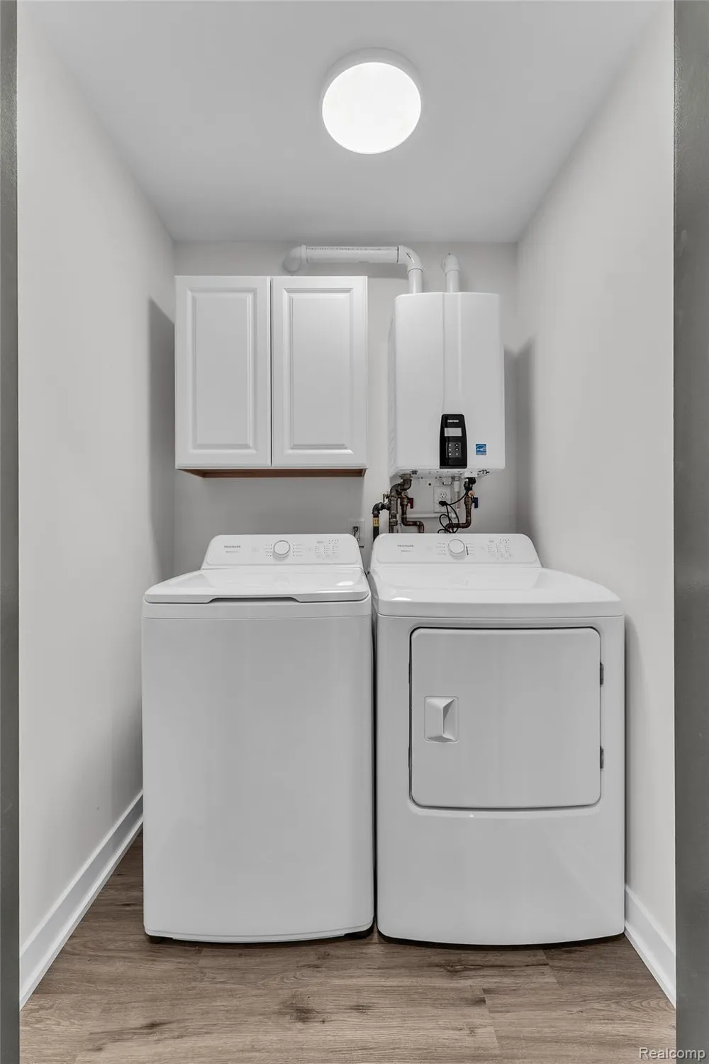 27380 Leroy Street Taylor City, MI 48180