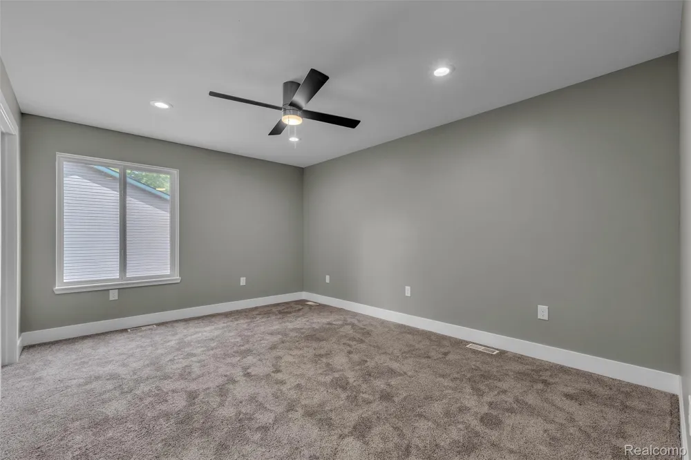 27380 Leroy Street Taylor City, MI 48180