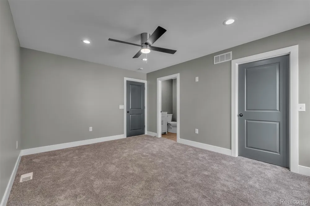 27380 Leroy Street Taylor City, MI 48180
