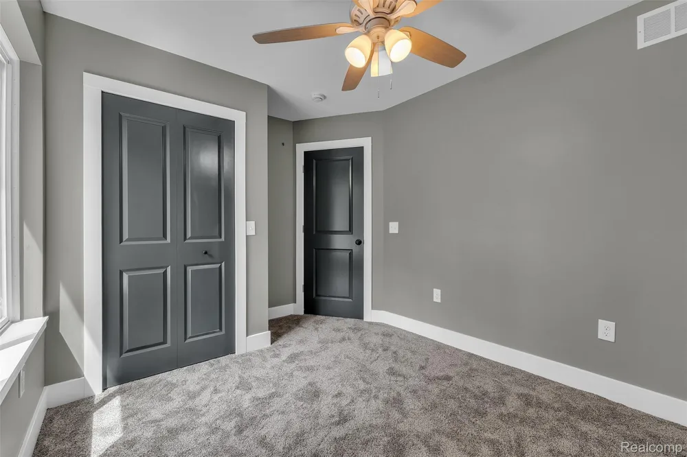 27380 Leroy Street Taylor City, MI 48180