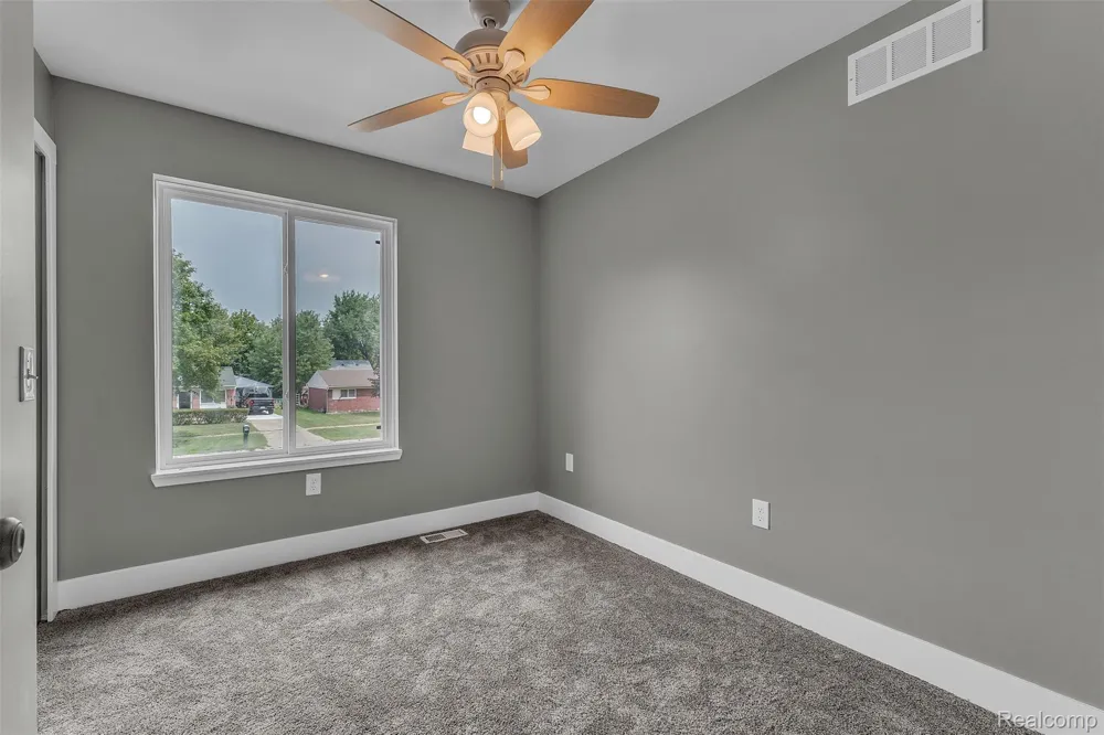 27380 Leroy Street Taylor City, MI 48180