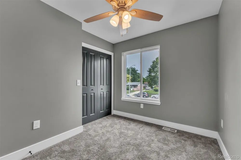 27380 Leroy Street Taylor City, MI 48180