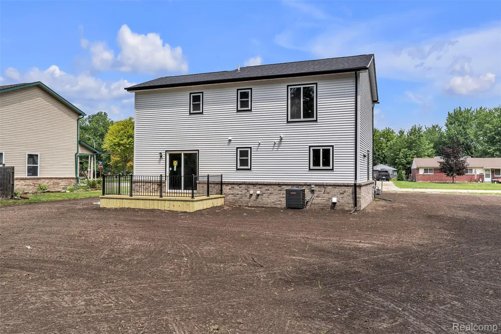 27380 Leroy Street Taylor City, MI 48180