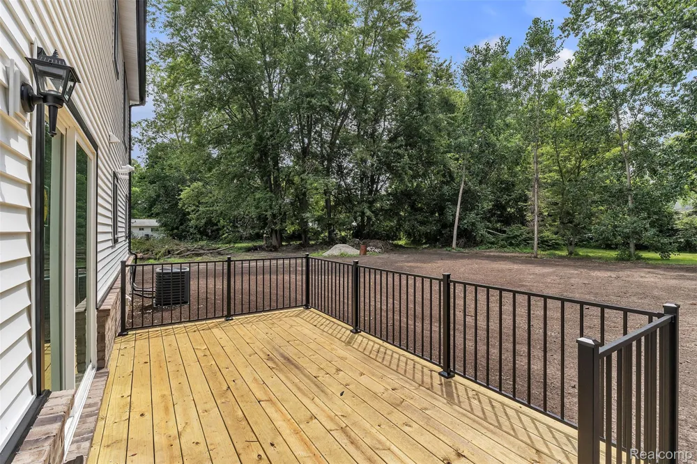27380 Leroy Street Taylor City, MI 48180