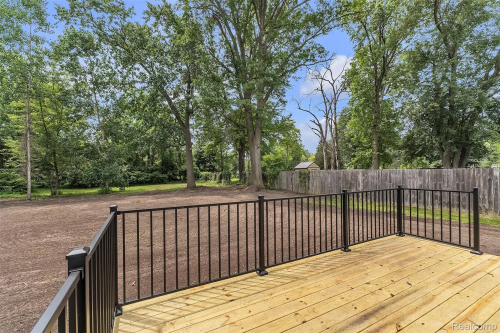 27380 Leroy Street Taylor City, MI 48180