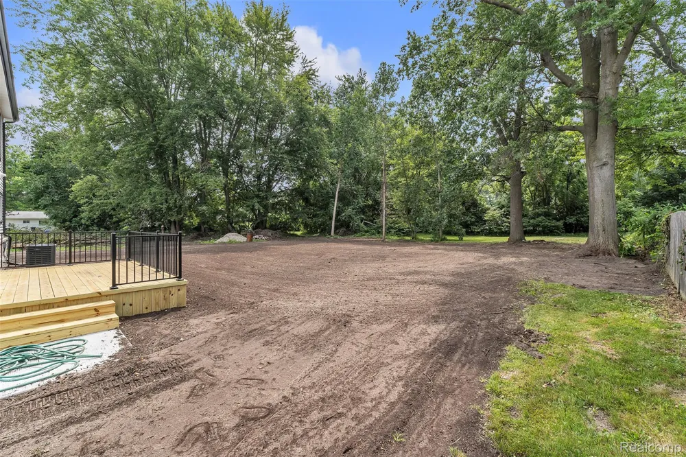 27380 Leroy Street Taylor City, MI 48180