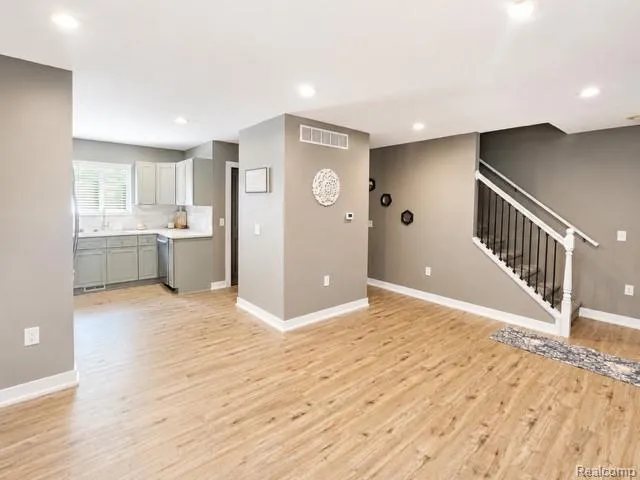 27380 Leroy Street Taylor City, MI 48180