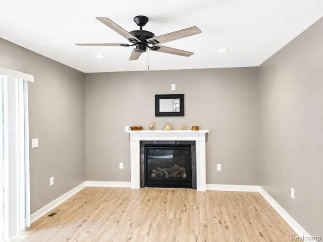 27380 Leroy Street Taylor City, MI 48180