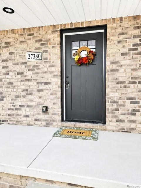 27380 Leroy Street Taylor City, MI 48180
