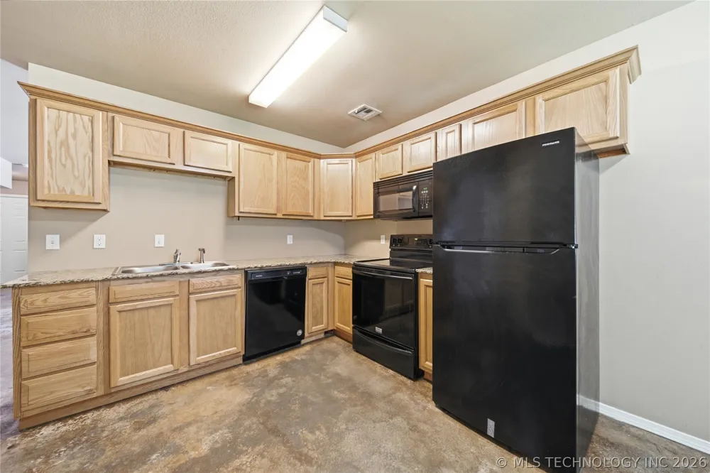 1411 W Haskell Street Claremore, OK 74017