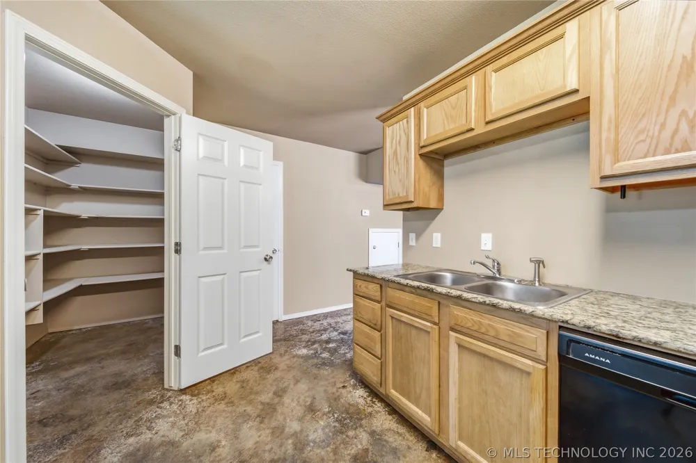 1411 W Haskell Street Claremore, OK 74017