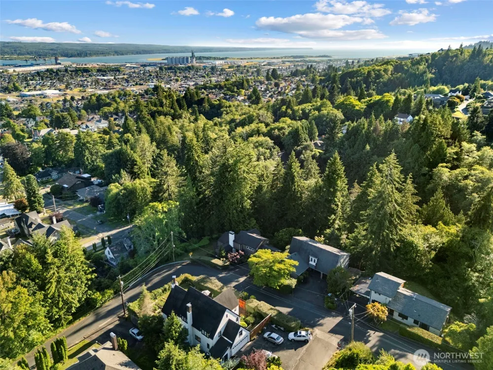 1255 Bel Aire Aberdeen, WA 98520