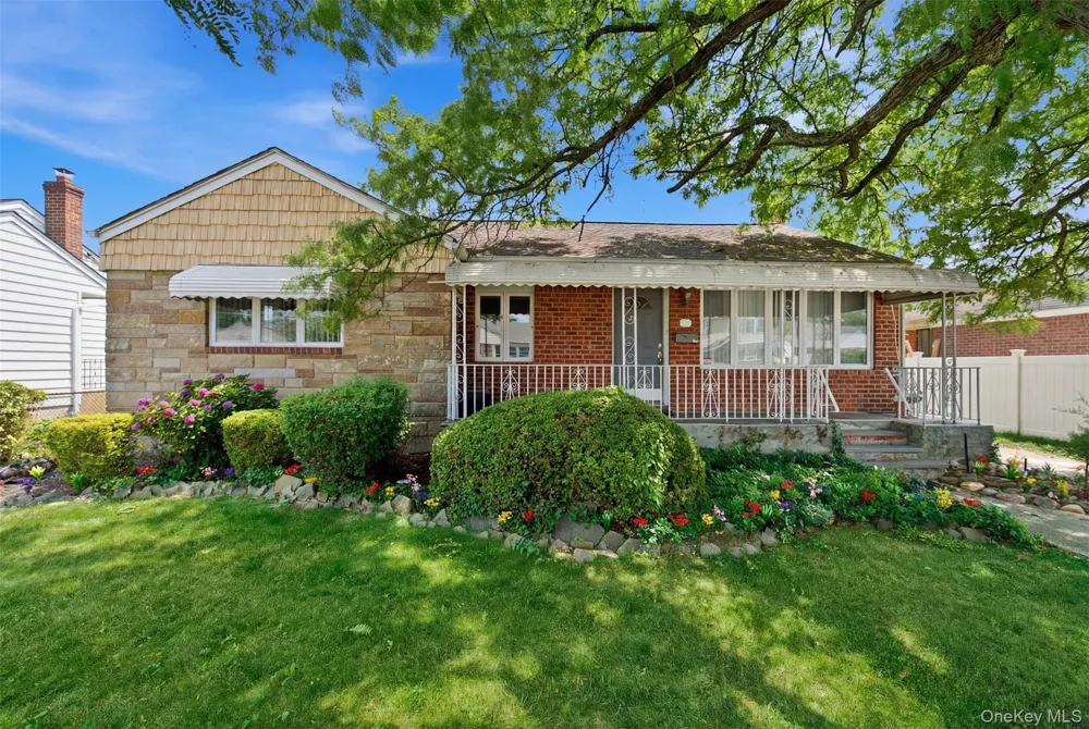 160 Clearmeadow Drive East Meadow, NY 11554