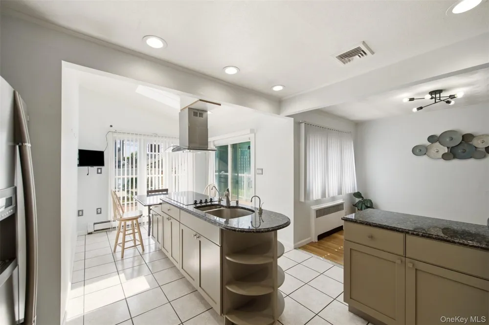 160 Clearmeadow Drive East Meadow, NY 11554